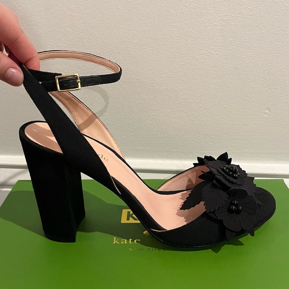 NEW Kate Spade Flower Heels - Picture 1 of 6